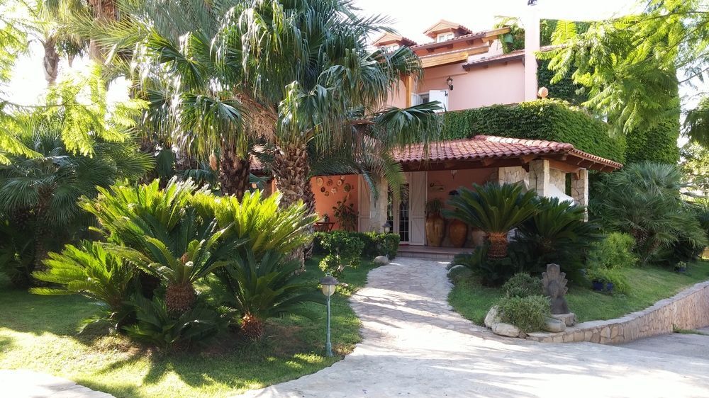 Il Giardino Delle Jacaranda Talsano Exterior foto