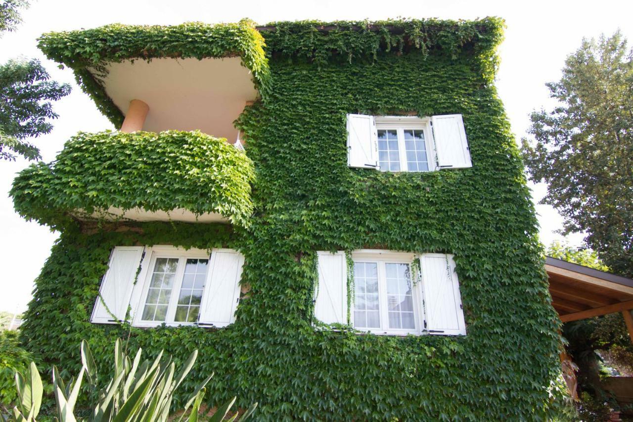 Il Giardino Delle Jacaranda Talsano Exterior foto